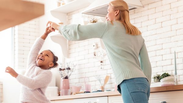 dance-4-healing-mom-daughter-kitchen-crop