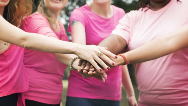 women-fighting-breast-cancer(1)